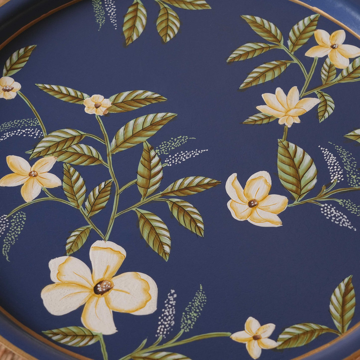 Botanique Tripod Table