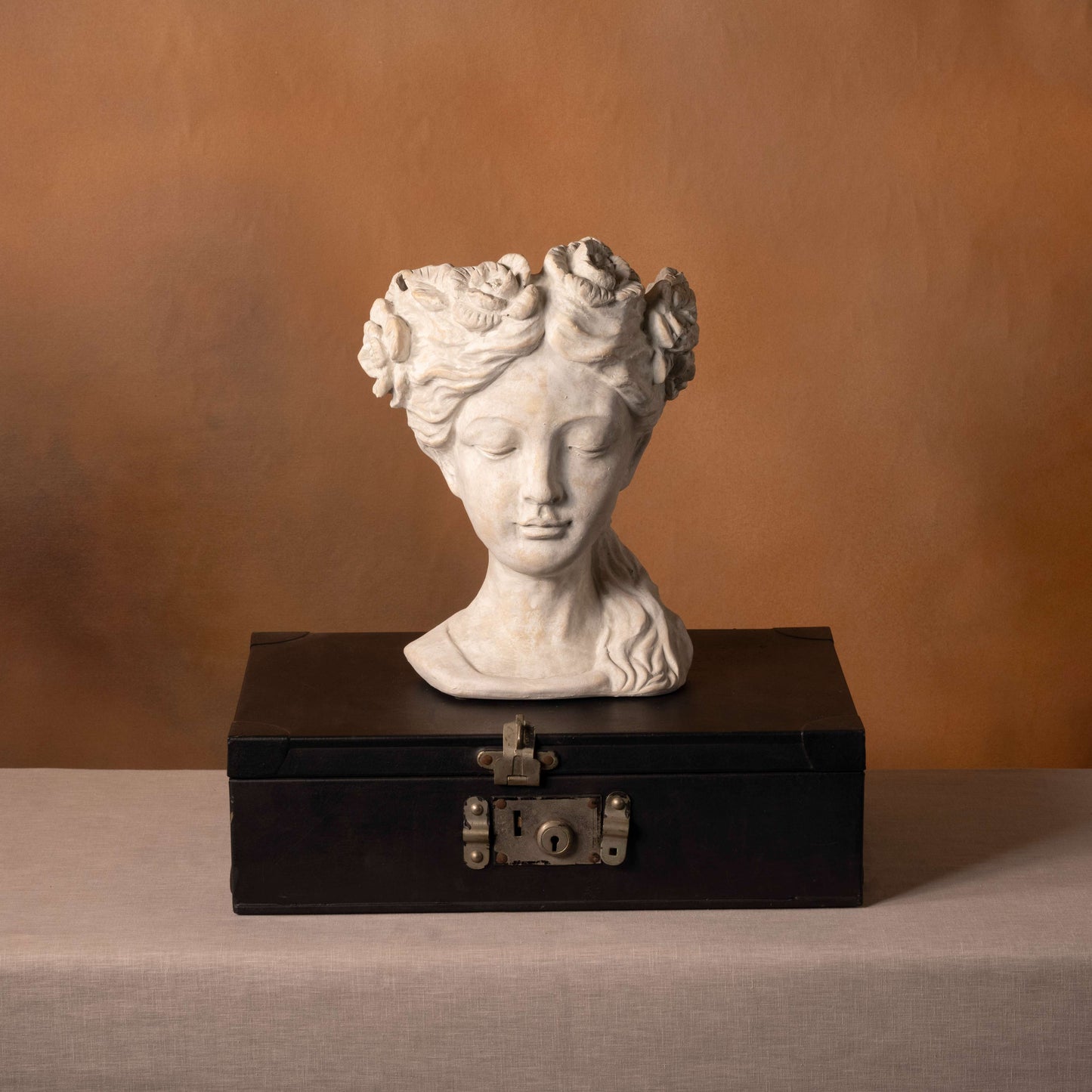 Joan Vase