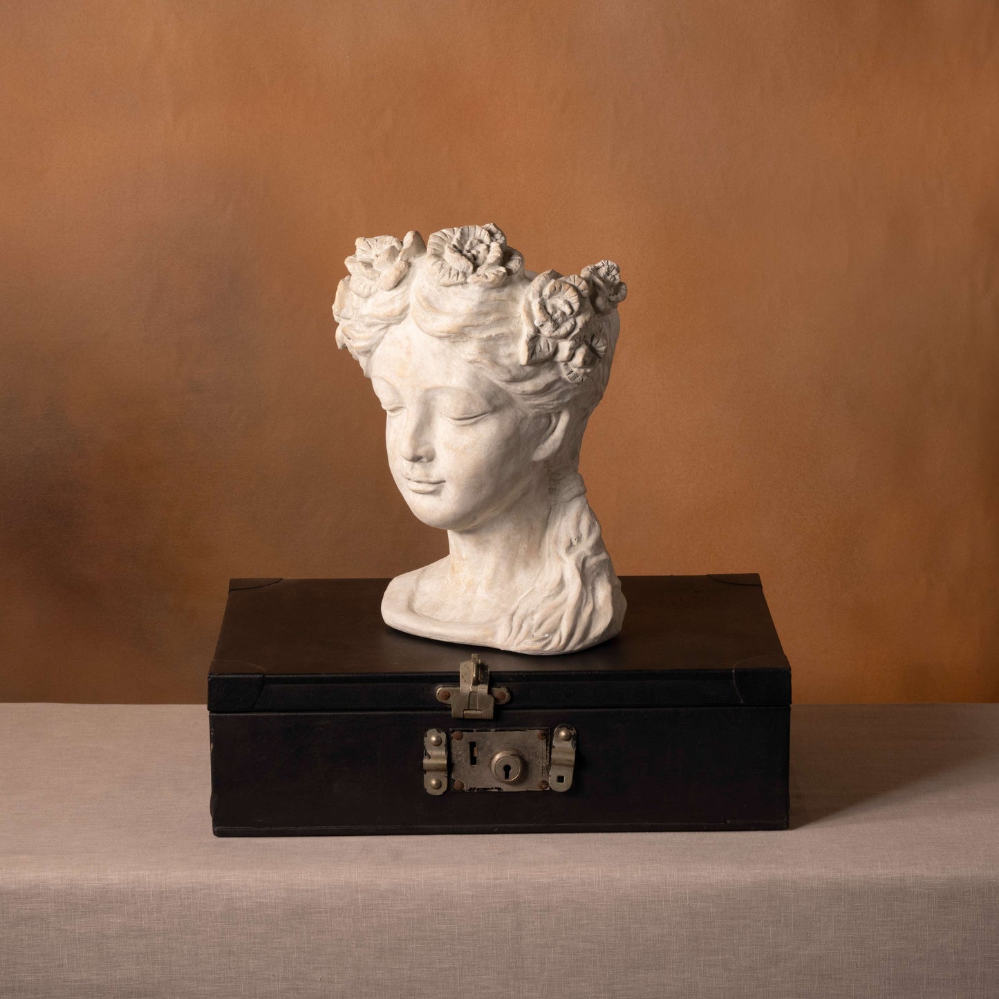 Joan Vase