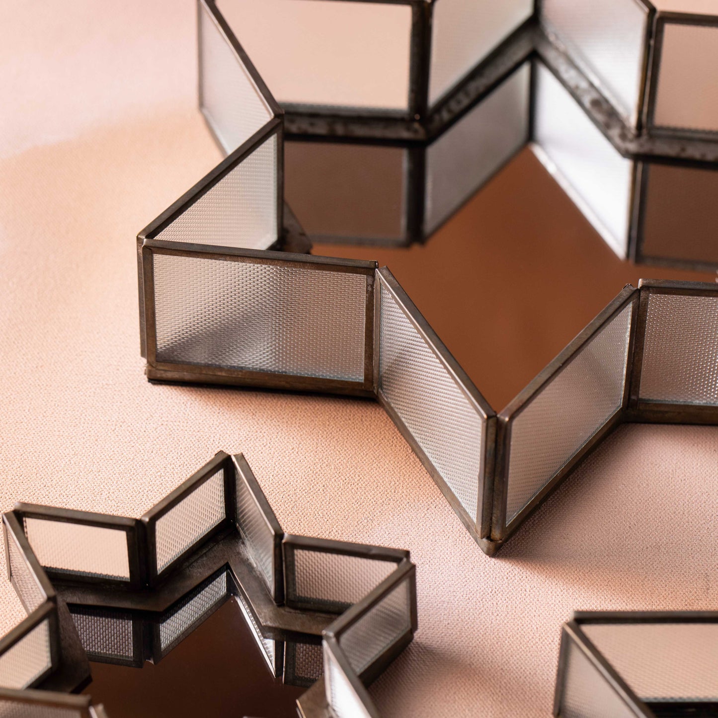 Star Tray With Mirror Base
