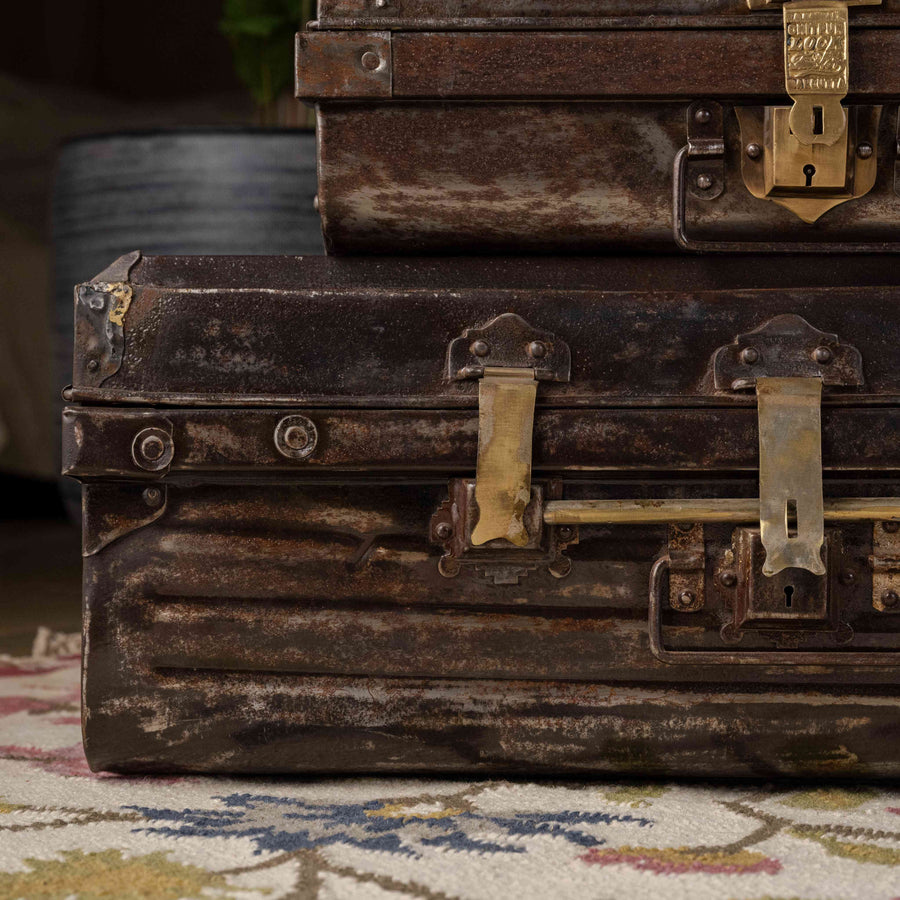 Iron Trunk Big