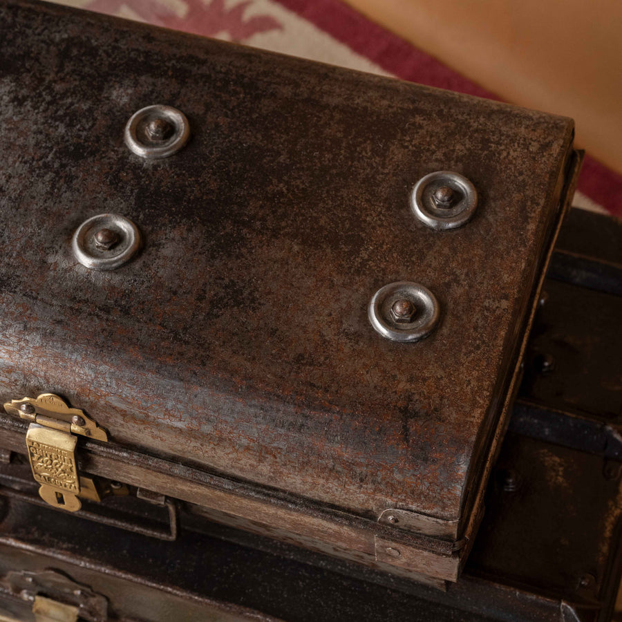 Iron Trunk Big