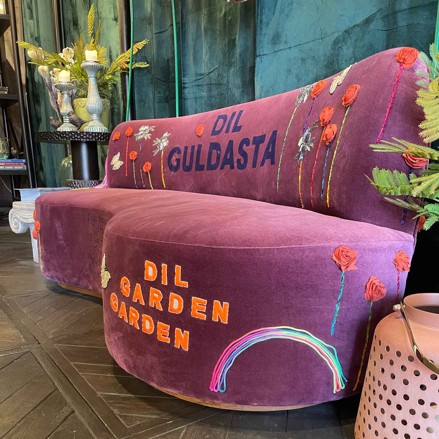 Dil Guldasta Sofa