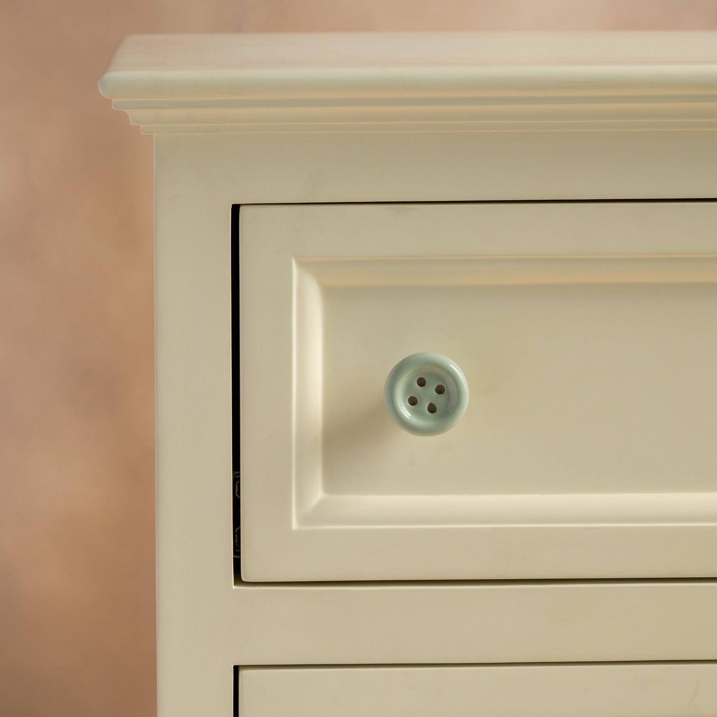 Aura Chest of Drawers
