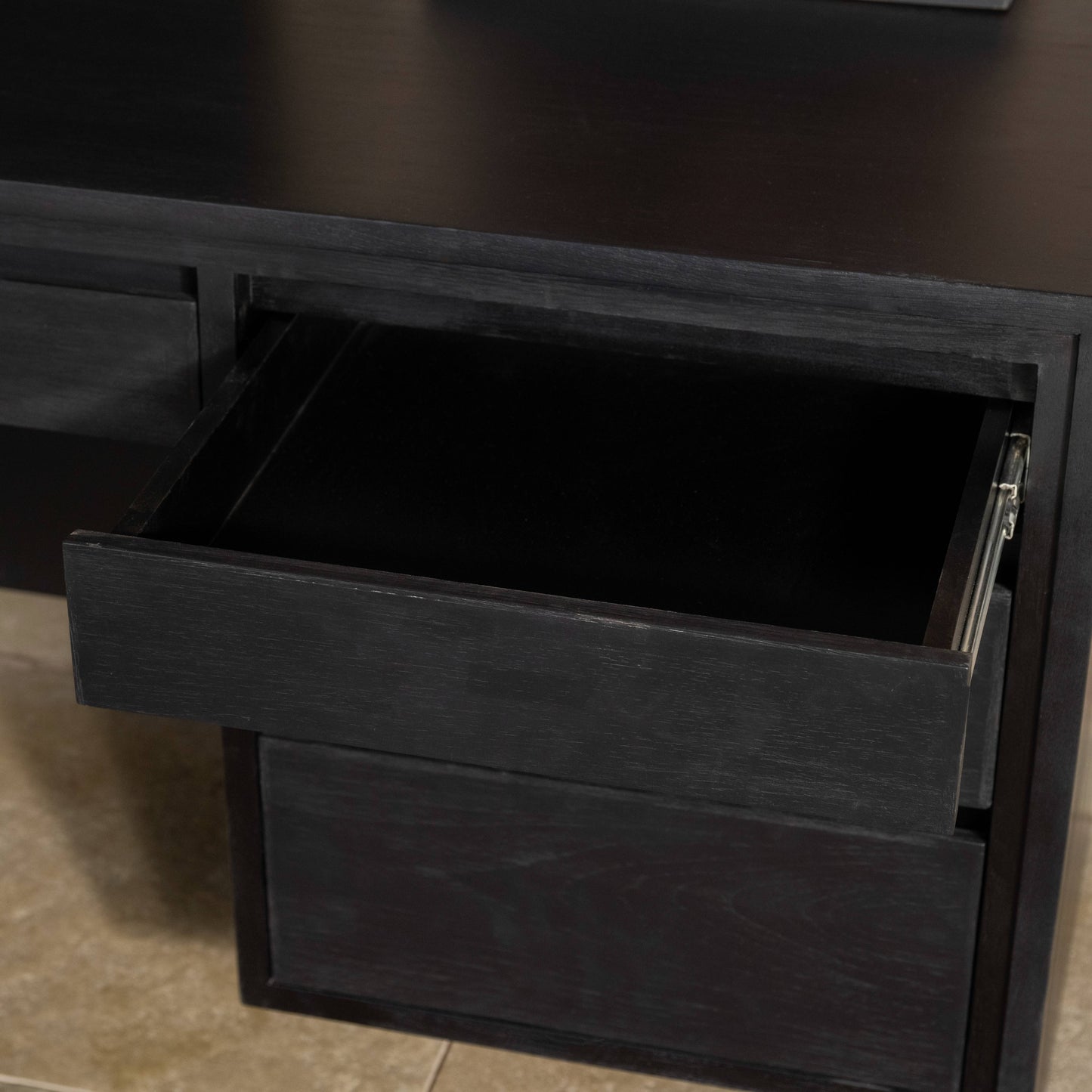Eclipse Study Table