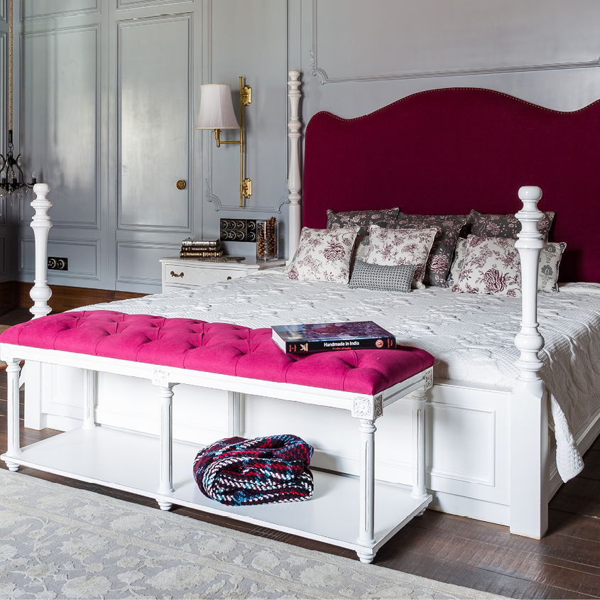 Tufted Colonial Bench