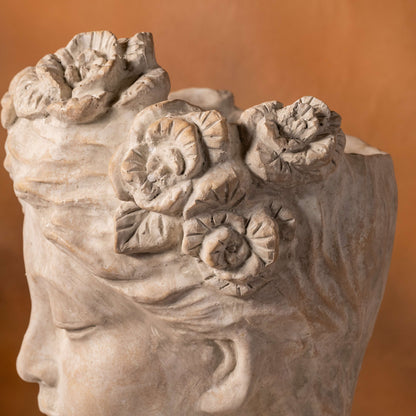 Joan Vase