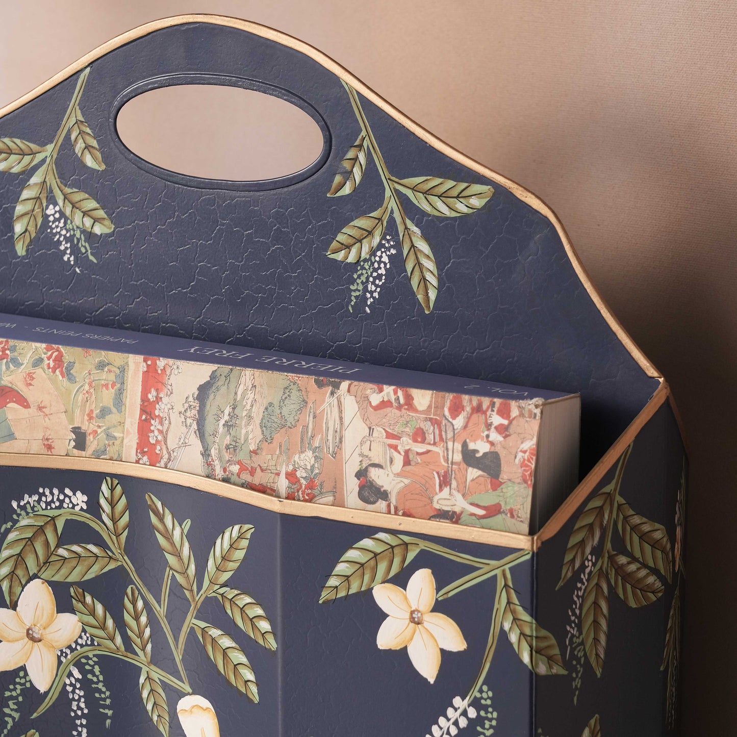 Botanique Magazine Holder