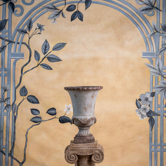 Lili  Polyresin Planter