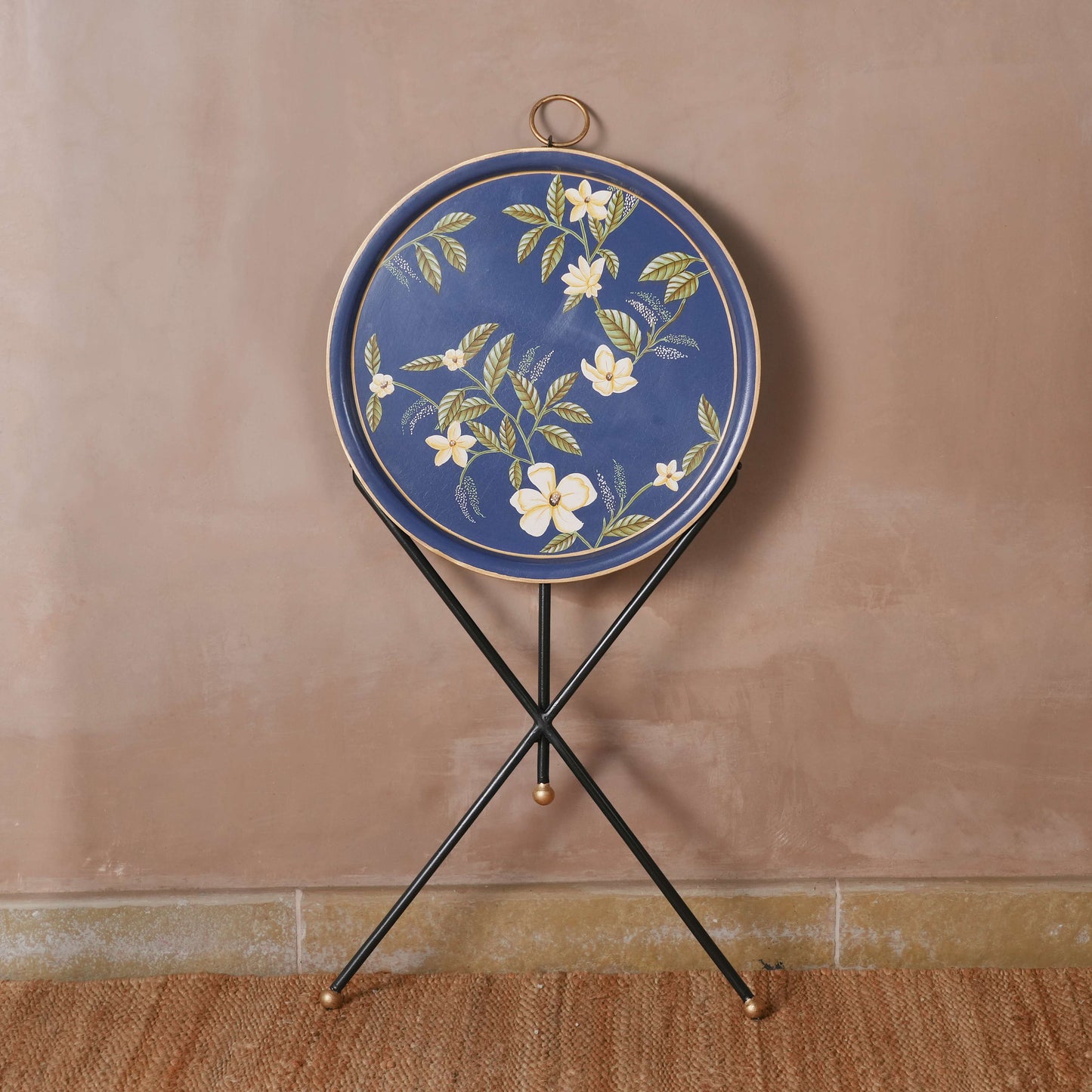 Botanique Tripod Table