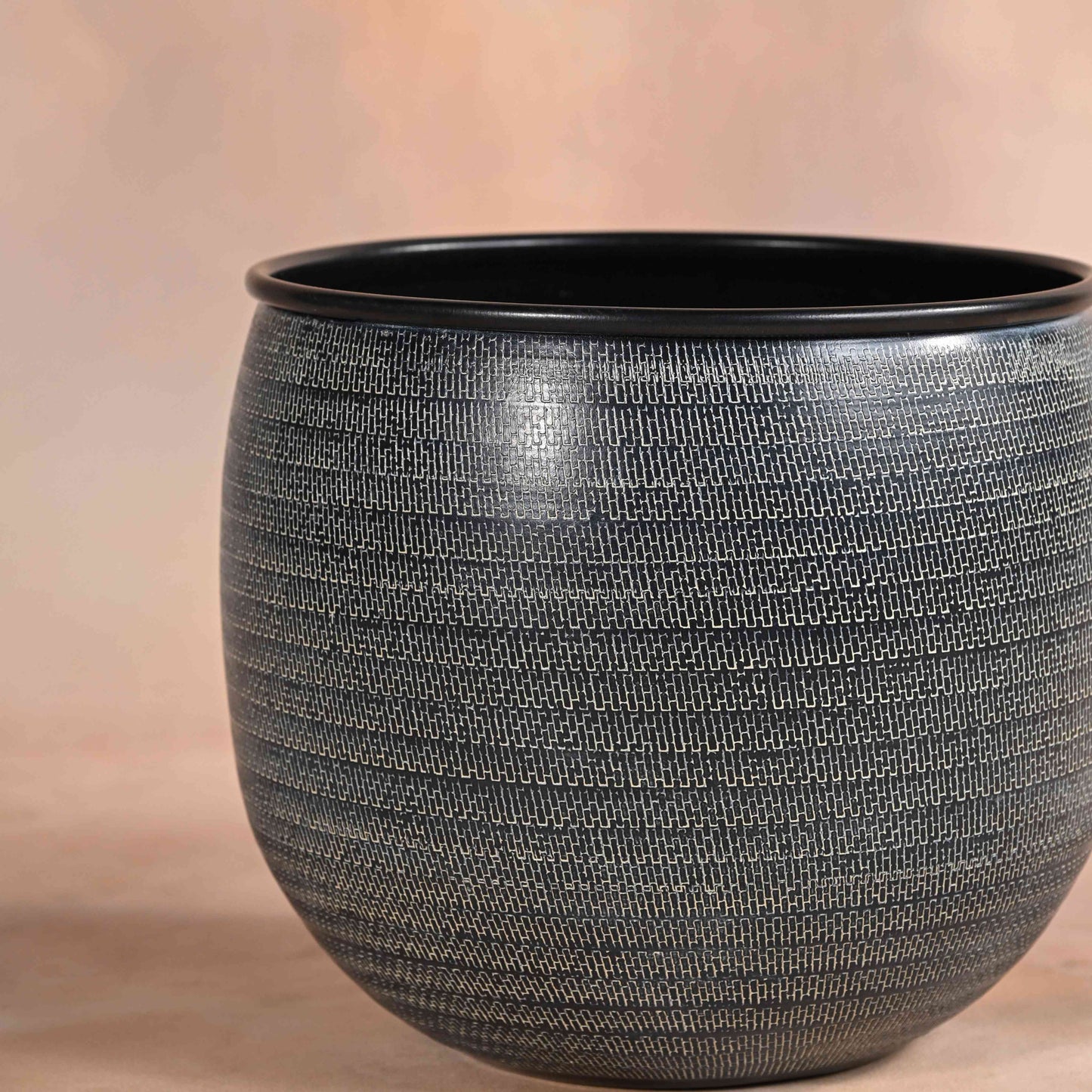 Kuro Planter