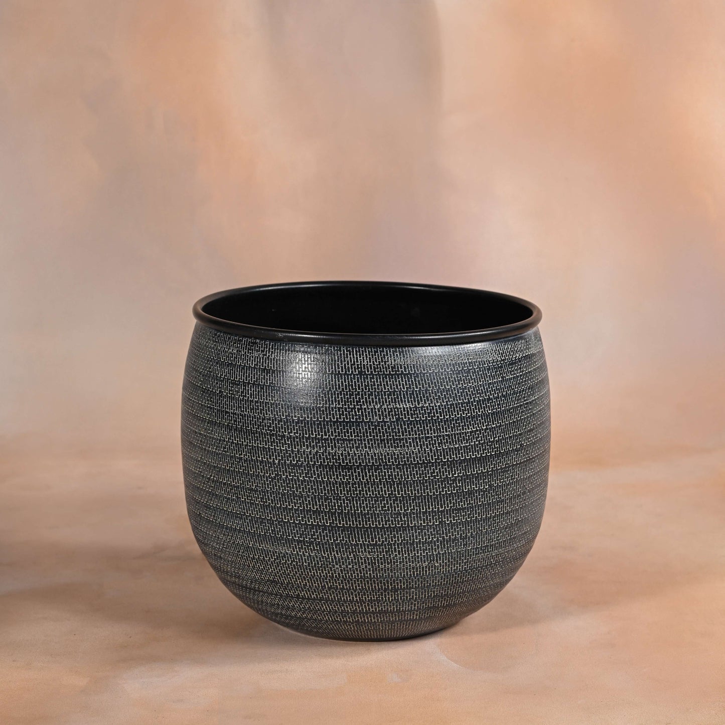 Kuro Planter
