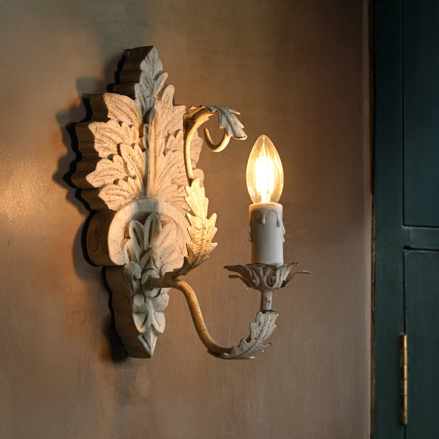 Pearly Wall Sconce