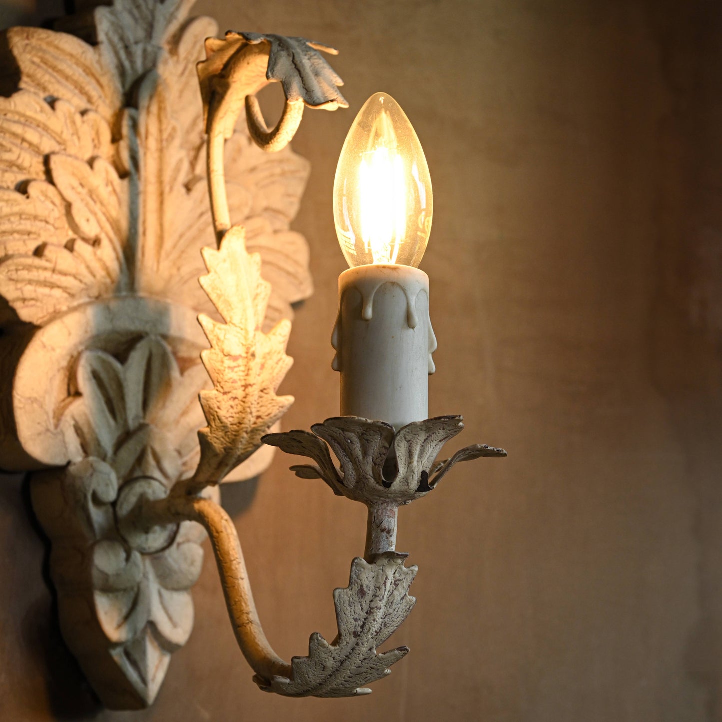 Pearly Wall Sconce