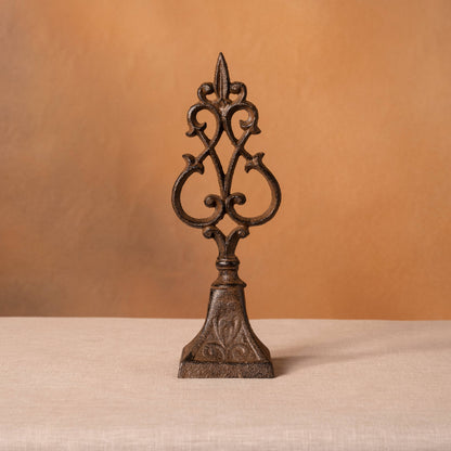 Crest Iron Décor