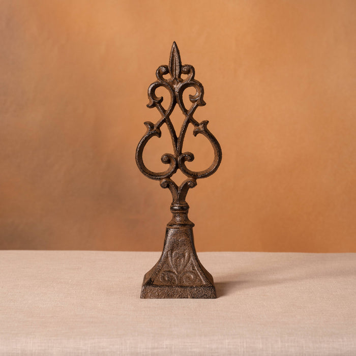 Crest Iron Décor