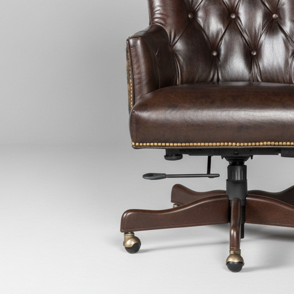 Maverick Throne – side profile