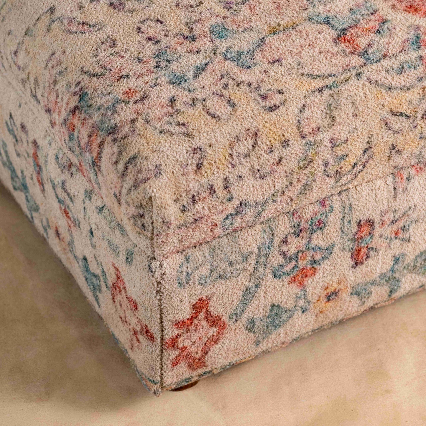 Akemi Sofa Pink